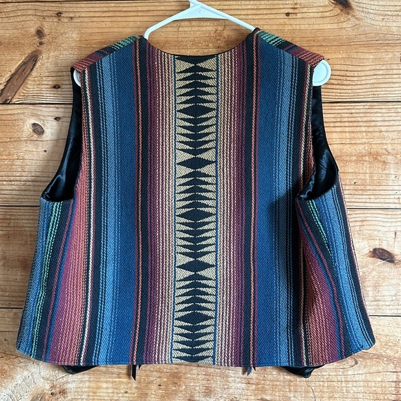 Dion Tapestry Western Vest - Picture 3 of 10